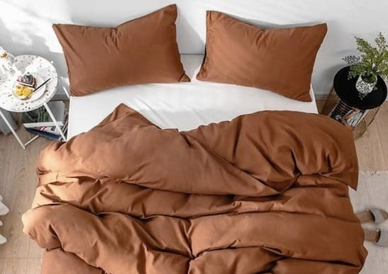 تصویر 4 از رو تختی قهوه‌ ای کلاسیک با طراحی شیک و گرم